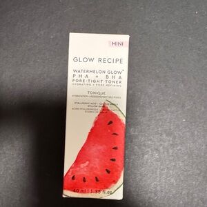 Glow Recipe Watermelon Glow PHA + BHA Toner - Red and White